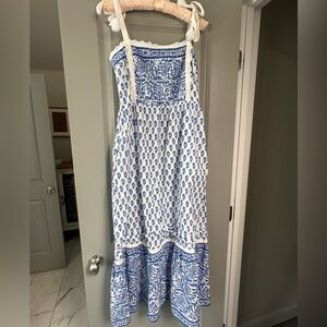 Tuckernuck Pink City Prints Blue and White Floral Maxi Dress small